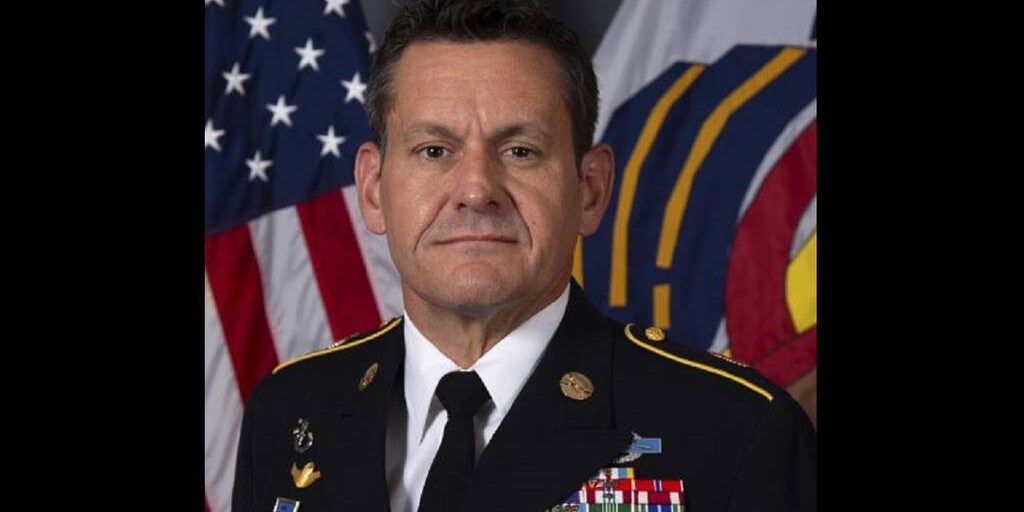 army coins of excelllence, army challenge coins, army command sergeant major, sergeant major of the army,