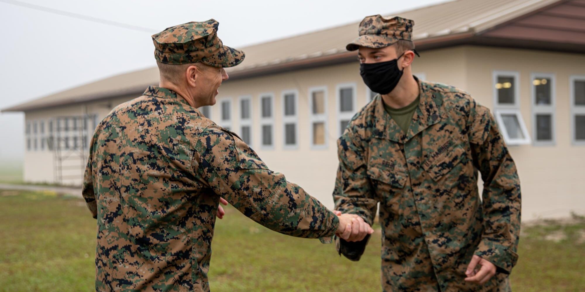 coin handshake, what is a challenge coin, coins of excellence, unit coins, usmc challenge coins, marine corps coins,