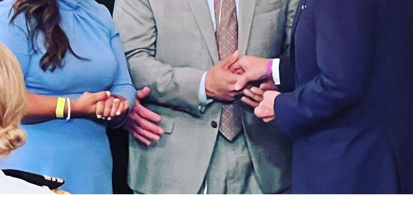 challenge coins, white house, white house challenge coin, burn pits 360, challenge coins 4 u, customized challenge coins, best challenge coin company, army coins of excellence, navy ship coin, navy challenge coins,